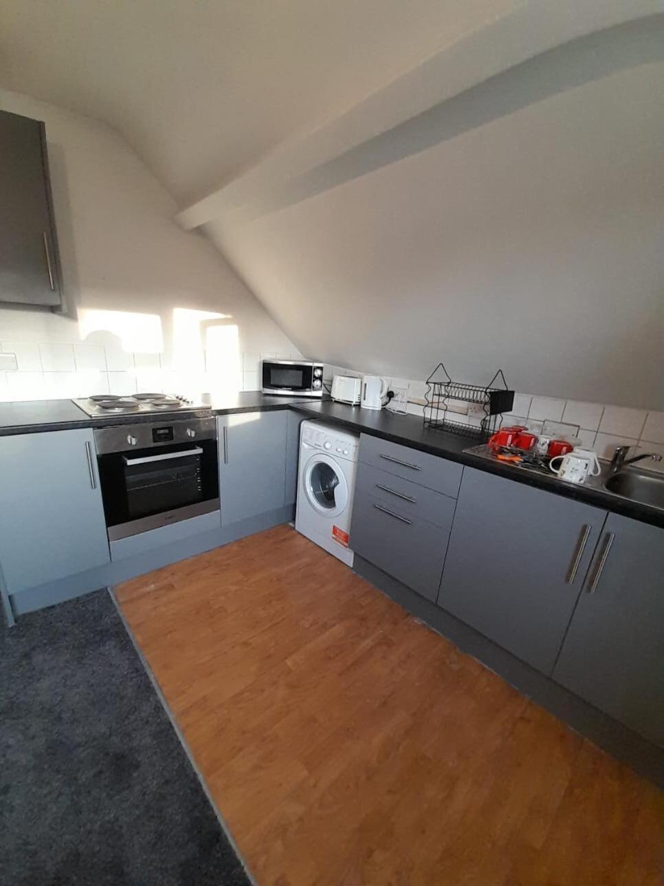 Entire Victoria Park Cardiff Apartment With Free Street Parking Bus 17 And 18 Direct To Cardiff City Centre, Fast Free Wi-Fi Eksteriør billede