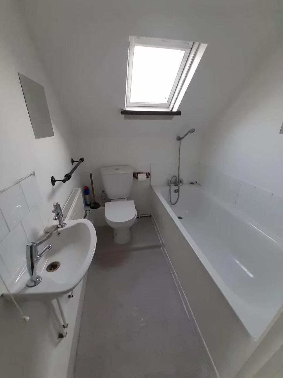 Entire Victoria Park Cardiff Apartment With Free Street Parking Bus 17 And 18 Direct To Cardiff City Centre, Fast Free Wi-Fi Eksteriør billede
