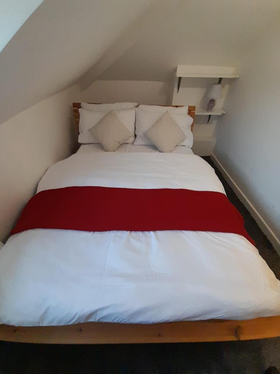 Entire Victoria Park Cardiff Apartment With Free Street Parking Bus 17 And 18 Direct To Cardiff City Centre, Fast Free Wi-Fi Eksteriør billede