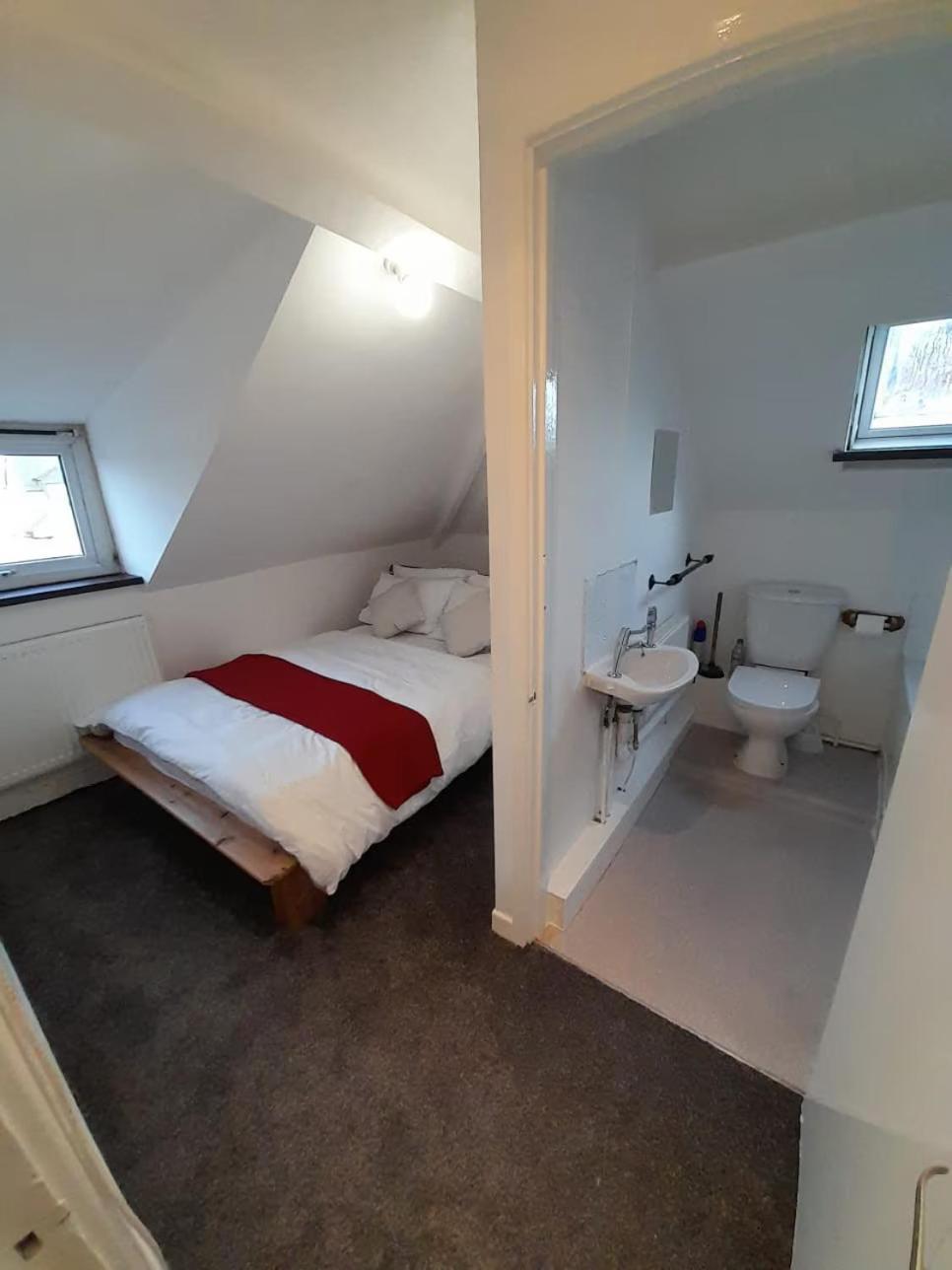 Entire Victoria Park Cardiff Apartment With Free Street Parking Bus 17 And 18 Direct To Cardiff City Centre, Fast Free Wi-Fi Eksteriør billede