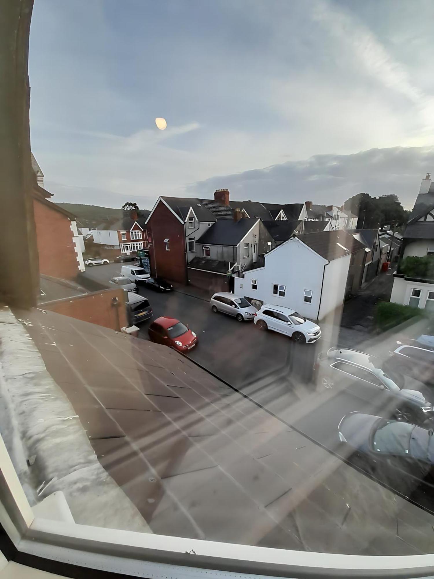 Entire Victoria Park Cardiff Apartment With Free Street Parking Bus 17 And 18 Direct To Cardiff City Centre, Fast Free Wi-Fi Eksteriør billede
